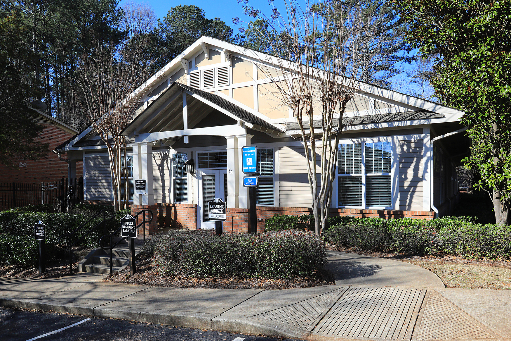 The Terraces & Highbury Court The Multifamily Advisory Group at